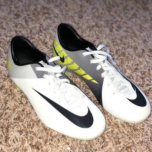 Nike Mercurial Soccer Cleats *CHECK SIZE DETAILS*